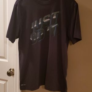 Mens Medium M Nike dri fit Tee